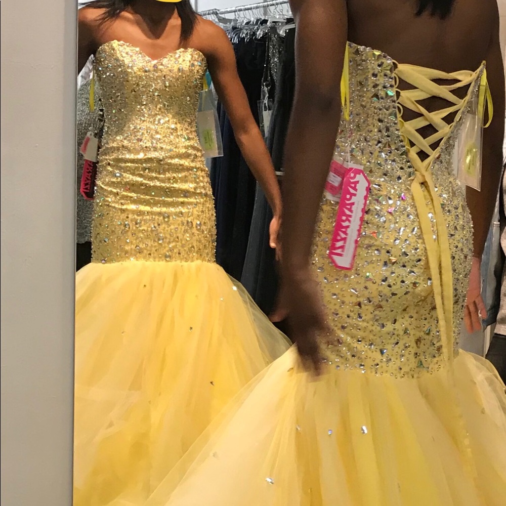 Brand new Mori Lee yellow mermaid style dress